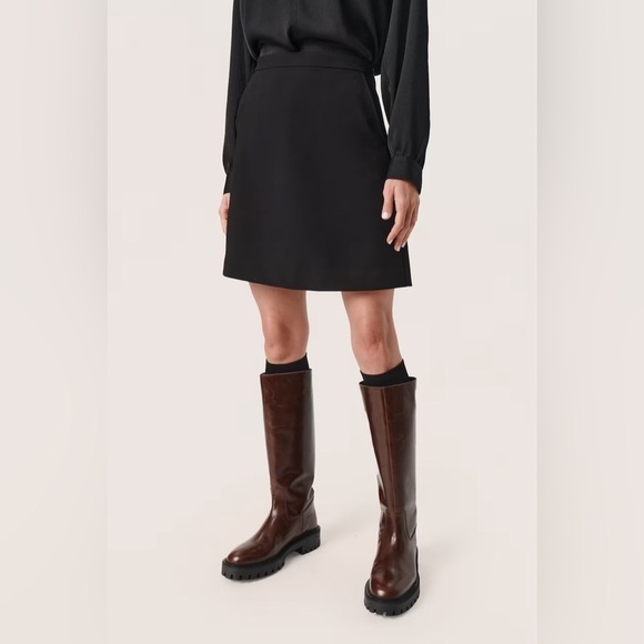 soaked in luxury Dresses & Skirts - SOAKED IN LUXURY black 'SLCorinne' Mini A Line Skirt size Medium
